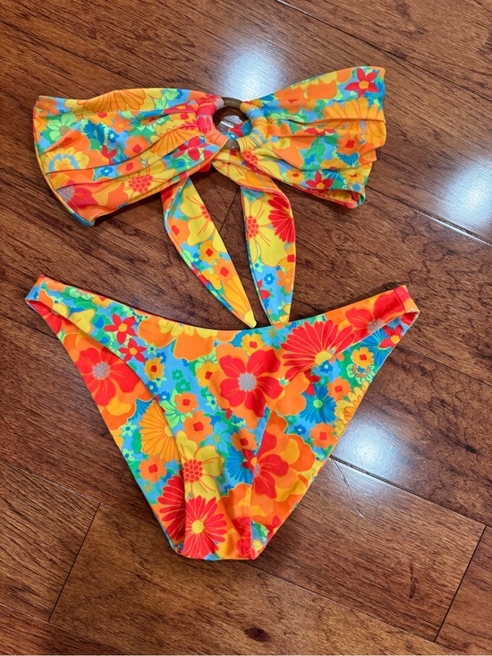 Kulani Kinis Other - Kulani Kinis Bandeau Style Vibrant Floral Bikini Set